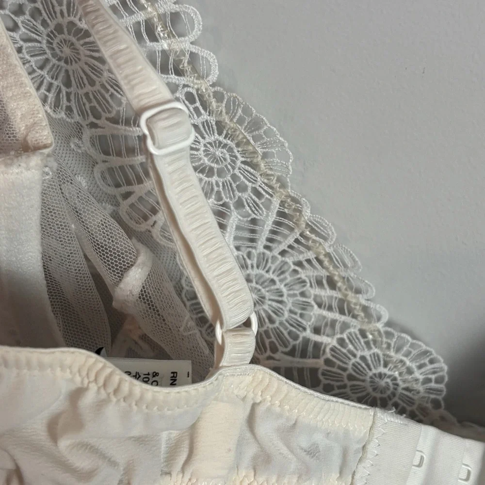 & Other Stories Women's White Lace Sheer Underwire Brakette Size 34 C Sexy EUC